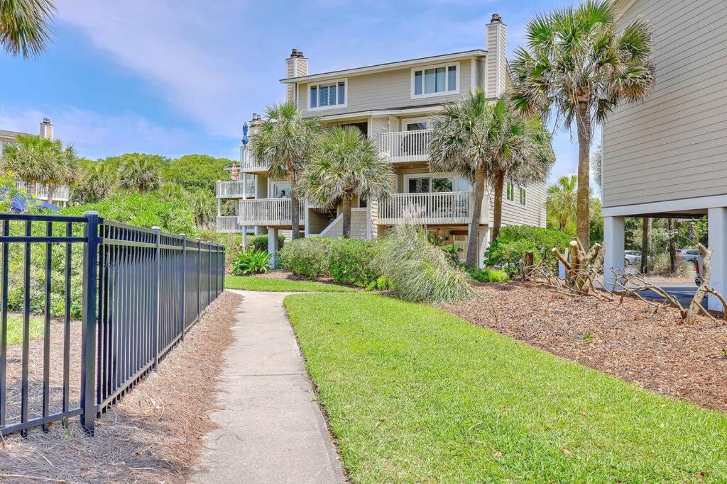 New Listing! Seagrove Villa 3A - Luxurious Ocean View! Isle of Palms Exterior photo